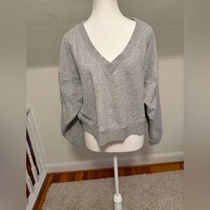 JoyLab Light Gray V-Neck Cropped Sweatshirt